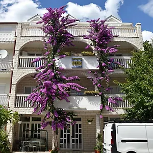 Apartment Cipetic, Kastela